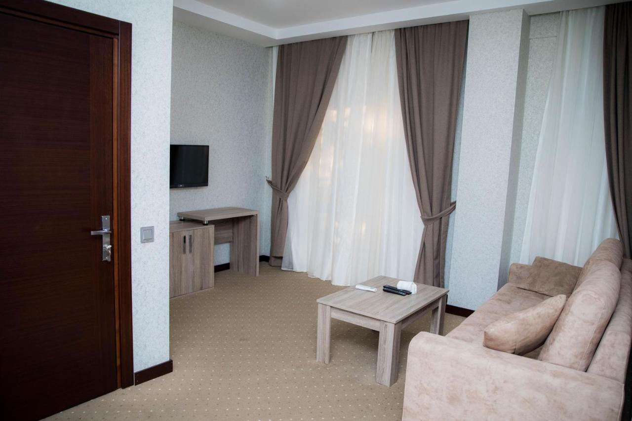 Guest Hotel Bakoe Buitenkant foto